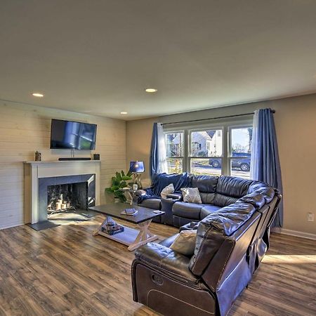 Cozy Bristol Home With Yard About 1 Mile To Downtown! Exterior photo